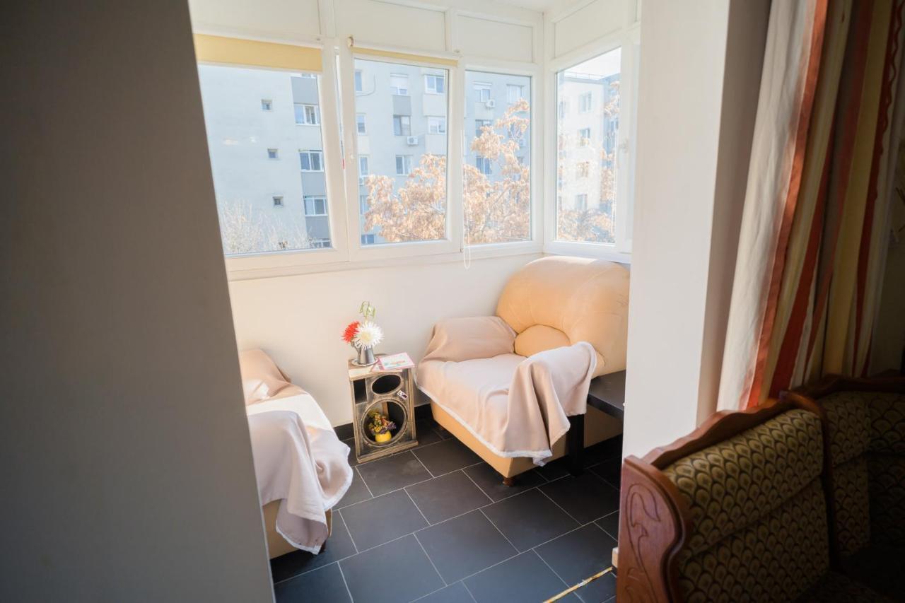 Rustic & Spacious 3Br Apartment Bukarest Exteriör bild
