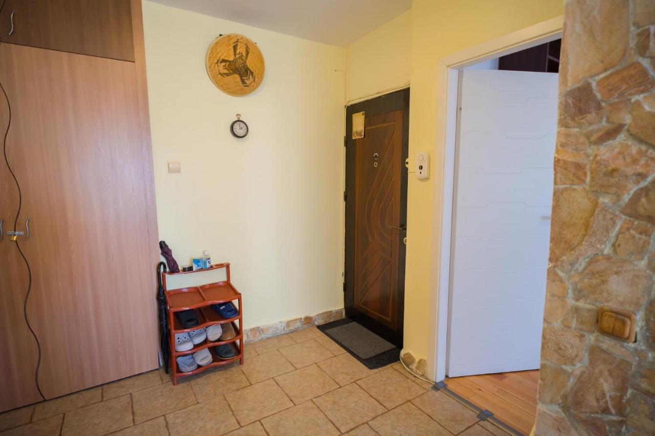 Rustic & Spacious 3Br Apartment Bukarest Exteriör bild