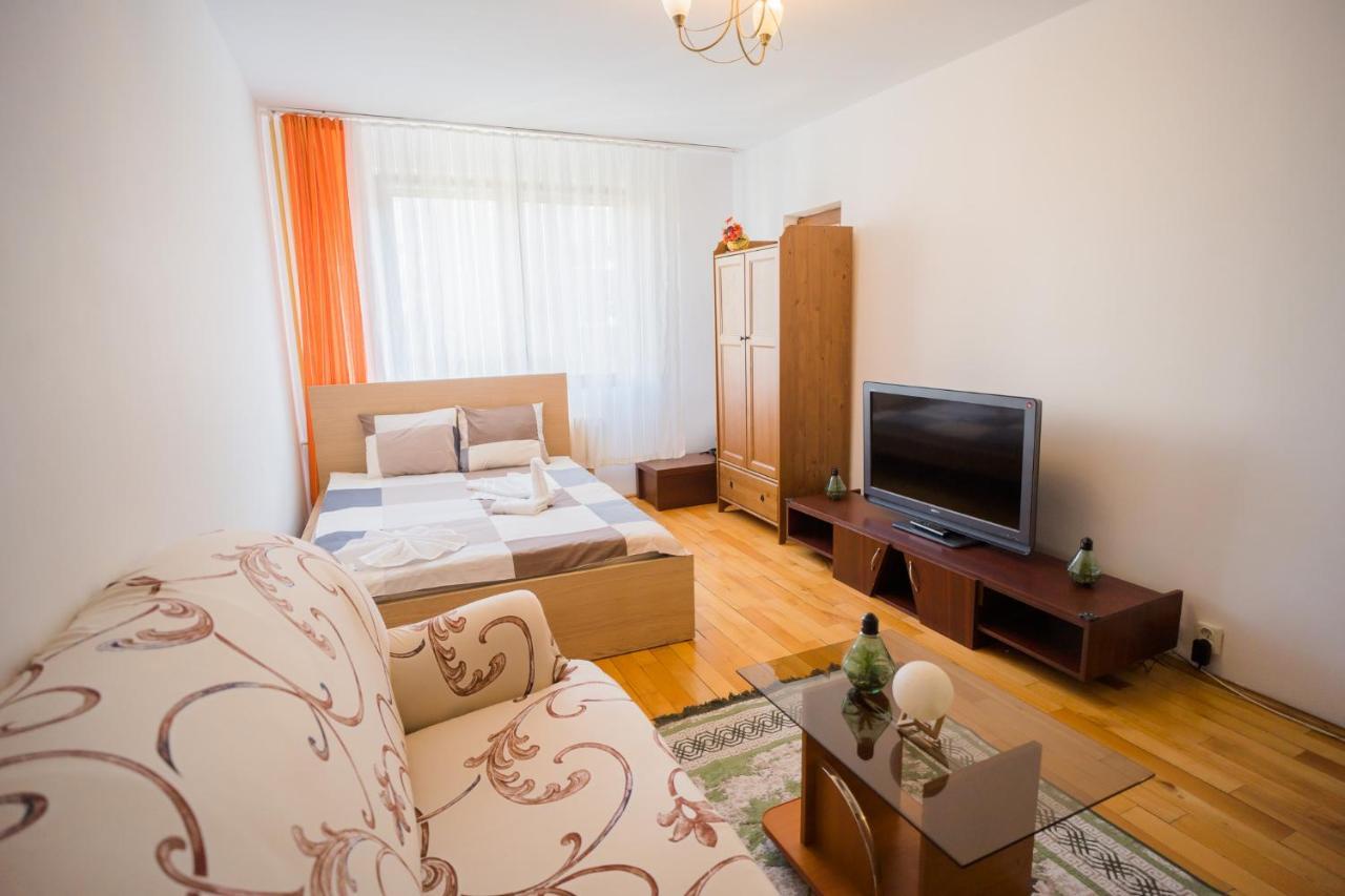 Rustic & Spacious 3Br Apartment Bukarest Exteriör bild