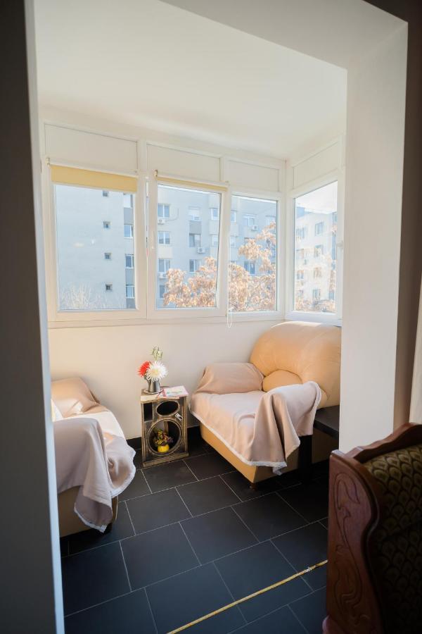 Rustic & Spacious 3Br Apartment Bukarest Exteriör bild
