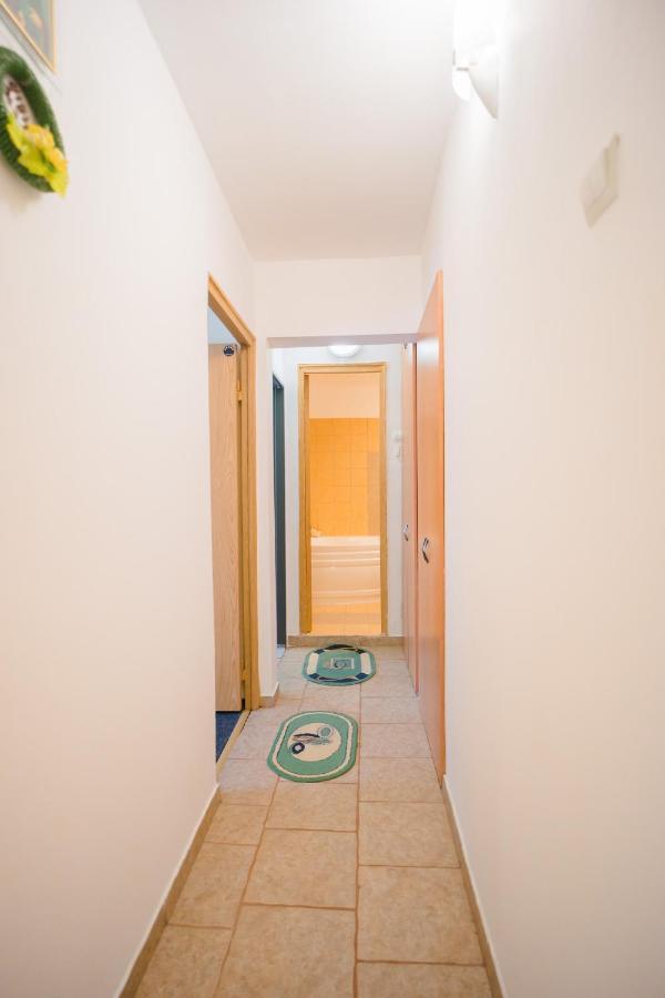 Rustic & Spacious 3Br Apartment Bukarest Exteriör bild
